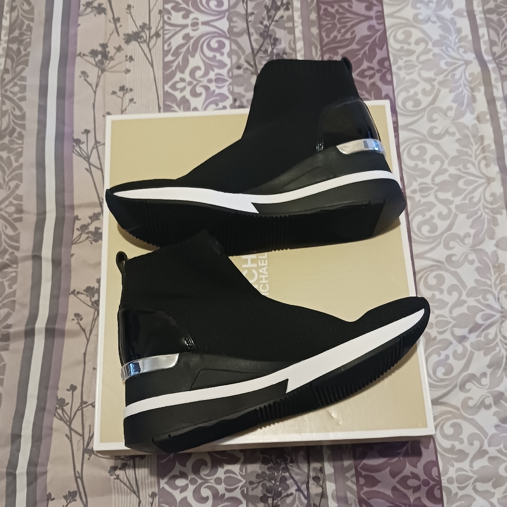 Michael Kors Skyler Bootie Sneaker - Picture 8 of 11